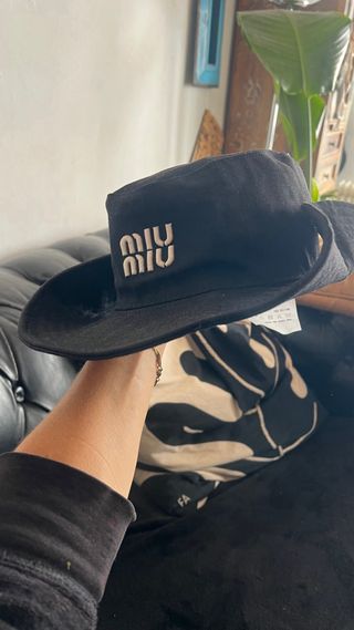 Sombrero Miu Miu Negro