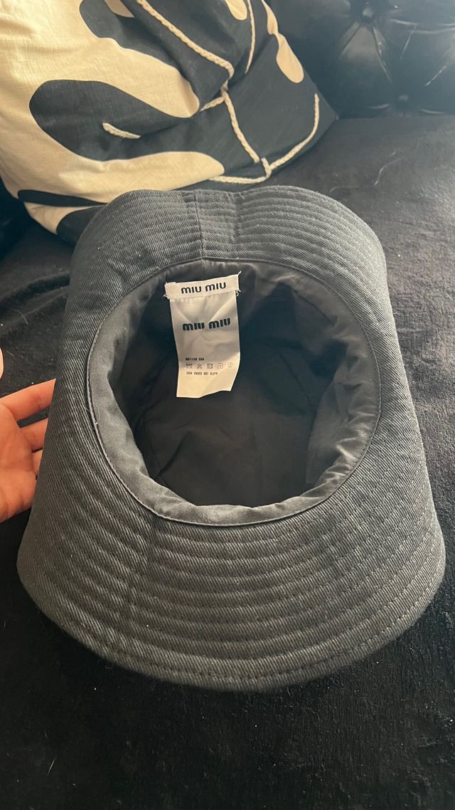 Sombrero Miu Miu Negro