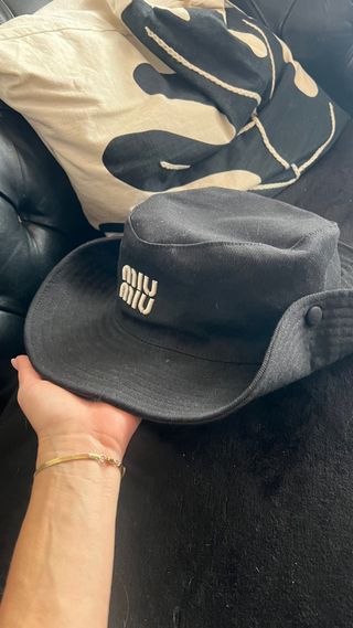 Sombrero Miu Miu Negro