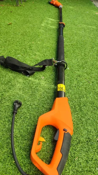 Motosierra telescópica BLACK+DECKER 800W