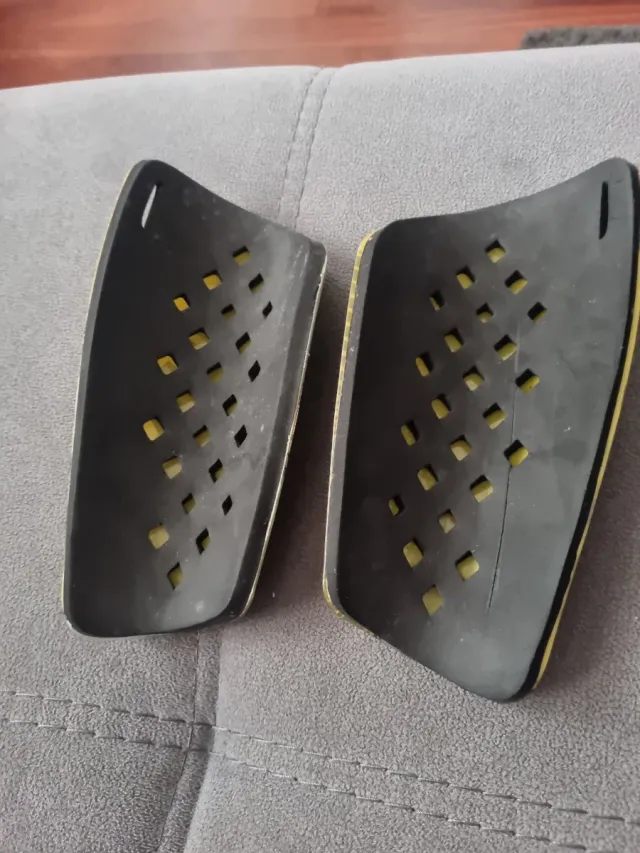 Espinilleras Fútbol Munich Amarillas