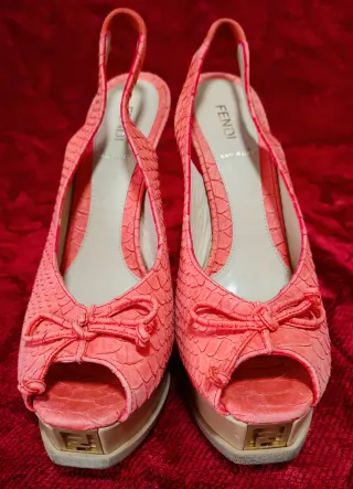 Tacones Fendi Naranja y Dorado