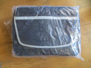 Maletín organizador negro y plateado