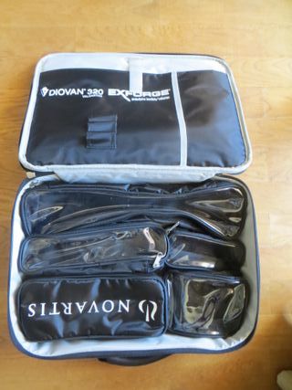 Maletín organizador negro y plateado