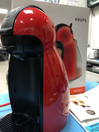 Cafetera Krups Dolce Gusto Piccolo Roja