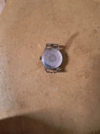 Reloj Duward Dorado y Blanco