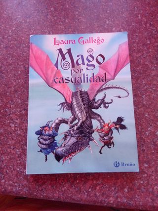 Libro Mago por casualidad Laura Gallego