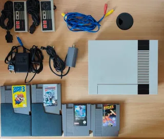 Consola Nintendo NES Incluye 4 Juegos