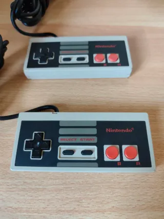 Consola Nintendo NES Incluye 4 Juegos