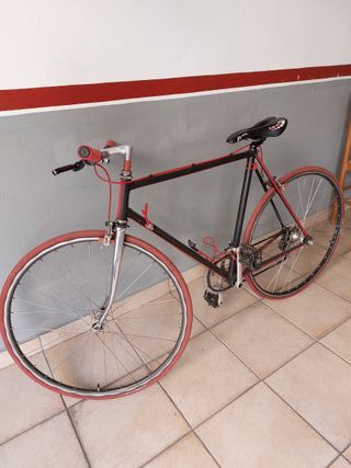 Bicicleta Proyecto Fixie Negra/Roja