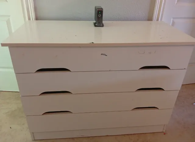 Cómoda blanca 4 cajones