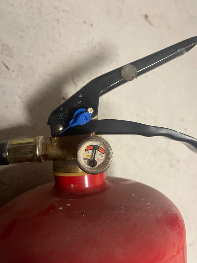 Extintor Polvo ABC 6L