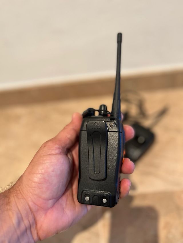 Walkie Talkie Baofeng Negro