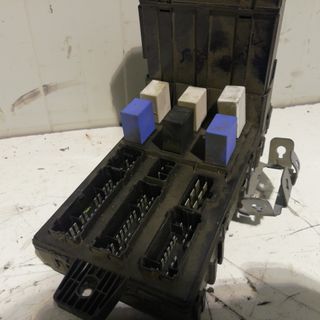 CAJA RELES / FUSIBLES HYUNDAI SANTA FE (SM)