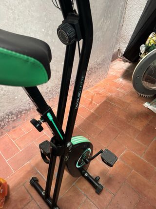 Bicicleta Estática Cecotec Negra y Verde plegable