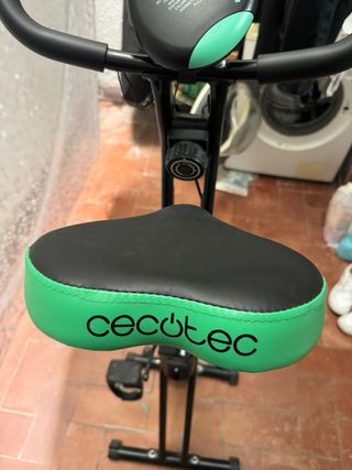 Bicicleta Estática Cecotec Negra y Verde plegable
