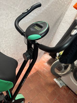 Bicicleta Estática Cecotec Negra y Verde plegable