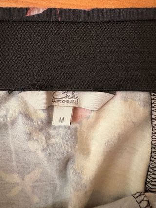 Falda estampada flores negra multicolor