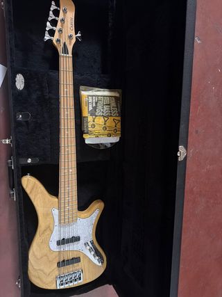Bajo Carvin 5 cuerdas