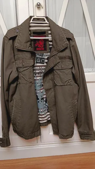 Chaqueta Green Coast verde militar