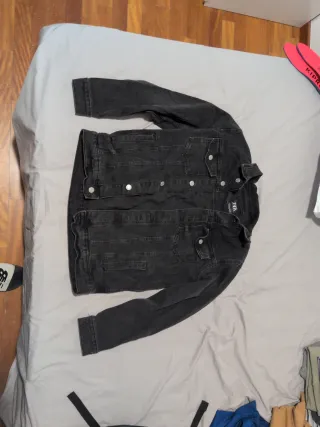 Chaqueta vaquera negra Zara