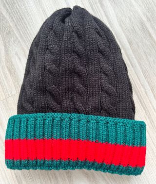 Gorro Italian Design Negro con Tiras verde y rojo