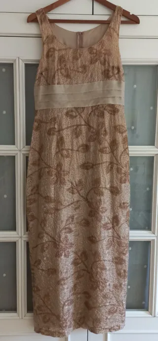 Vestido de fiesta beige