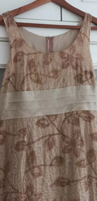 Vestido de fiesta beige