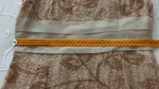 Vestido de fiesta beige