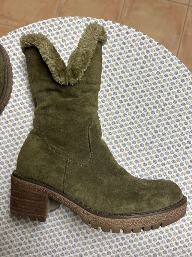 Botas verdes forradas de pelo