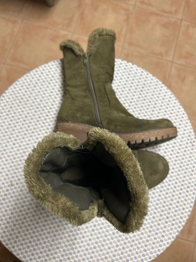 Botas verdes forradas de pelo