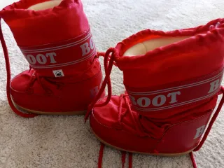 Botas Apreki Niña Talla 29-31 Rojas