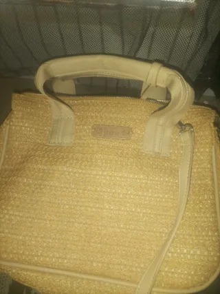 Bolso de mano tejido beige