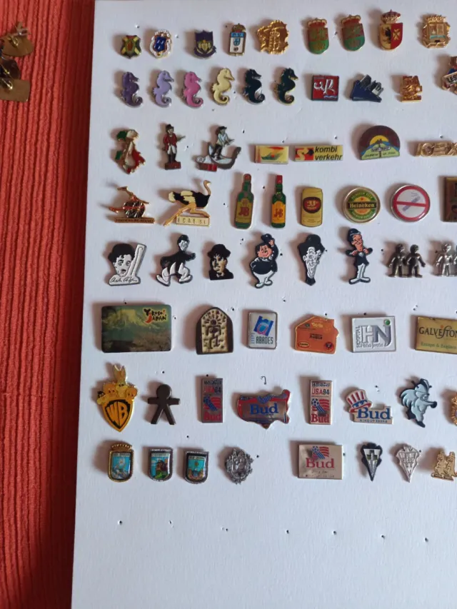 Lote de  72Pines Coleccionables