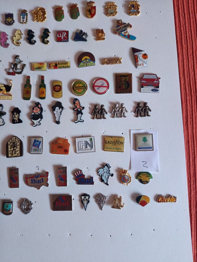 Lote de  72Pines Coleccionables