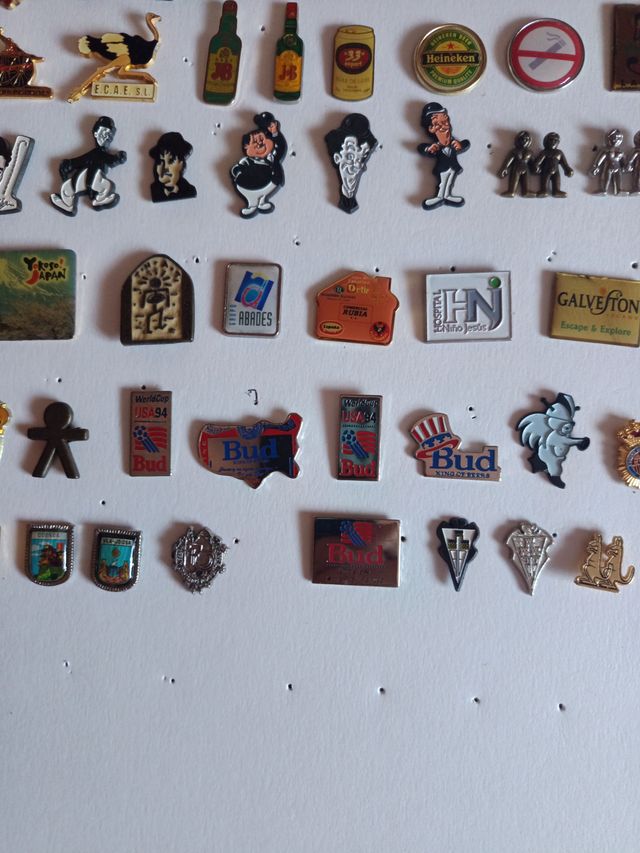 Lote de  72Pines Coleccionables