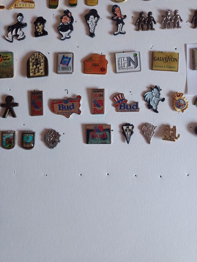 Lote de  72Pines Coleccionables