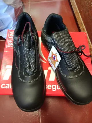 Zapatos de seguridad Panter Talla 43. Nuevos 
