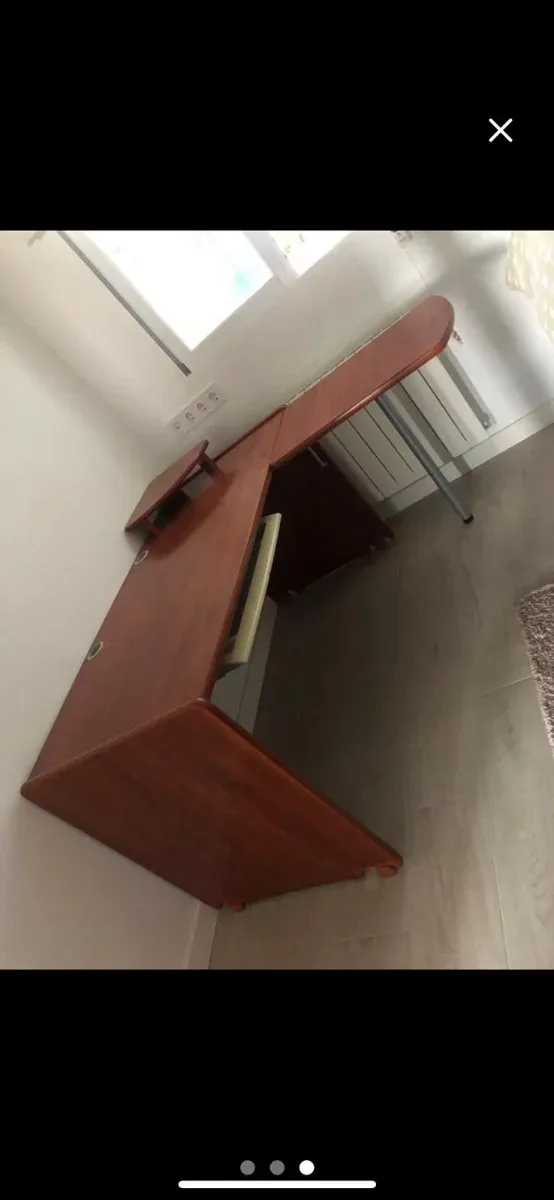 Mesa de escritorio madera con bandeja  desmontada