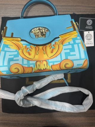 Borsa Versace x Fendi blu e oro
