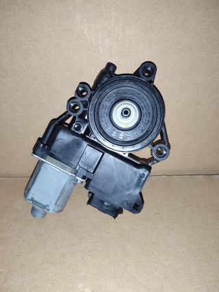 MOTOR ELEVALUNAS DELANTERO DERECHO KIA SORENTO ()