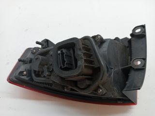 PILOTO TRASERO IZQUIERDO SEAT TOLEDO (KG3) (2)