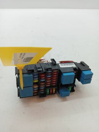CAJA RELES / FUSIBLES RENAULT CLIO IV (4)