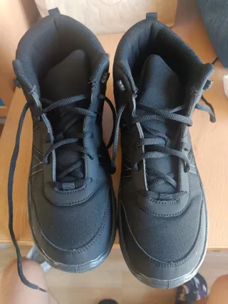 Botas de montaña Quechua negras