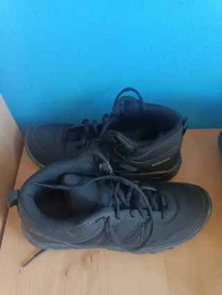 Botas de montaña Quechua negras