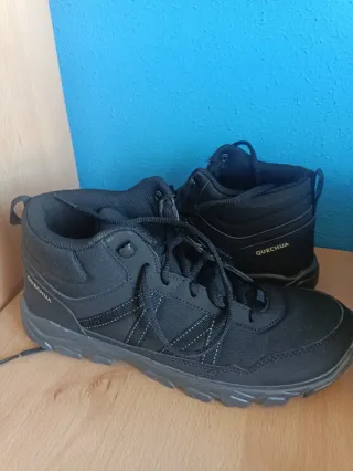 Botas de montaña Quechua negras