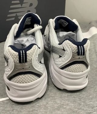 NB 530 White Silver Navy Talla 38