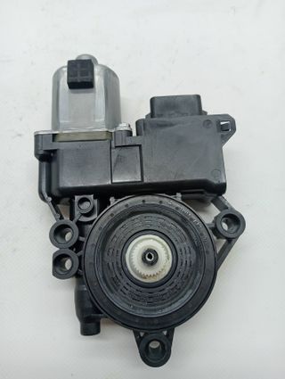MOTOR ELEVALUNAS DELANTERO DERECHO KIA XCEED (2)