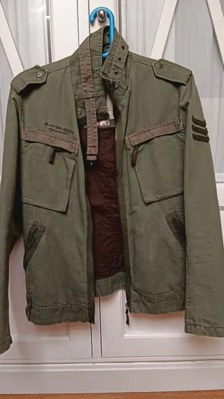 Cazadora Verde Militar Bershka