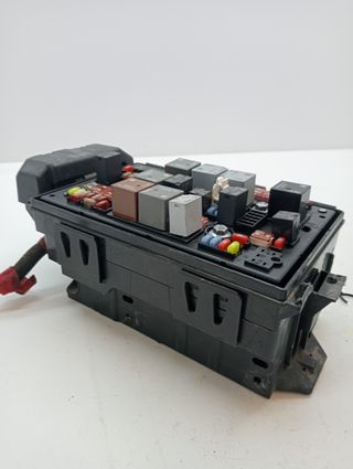 CAJA RELES / FUSIBLES OPEL ASTRA J SPORTS TOURER (2)